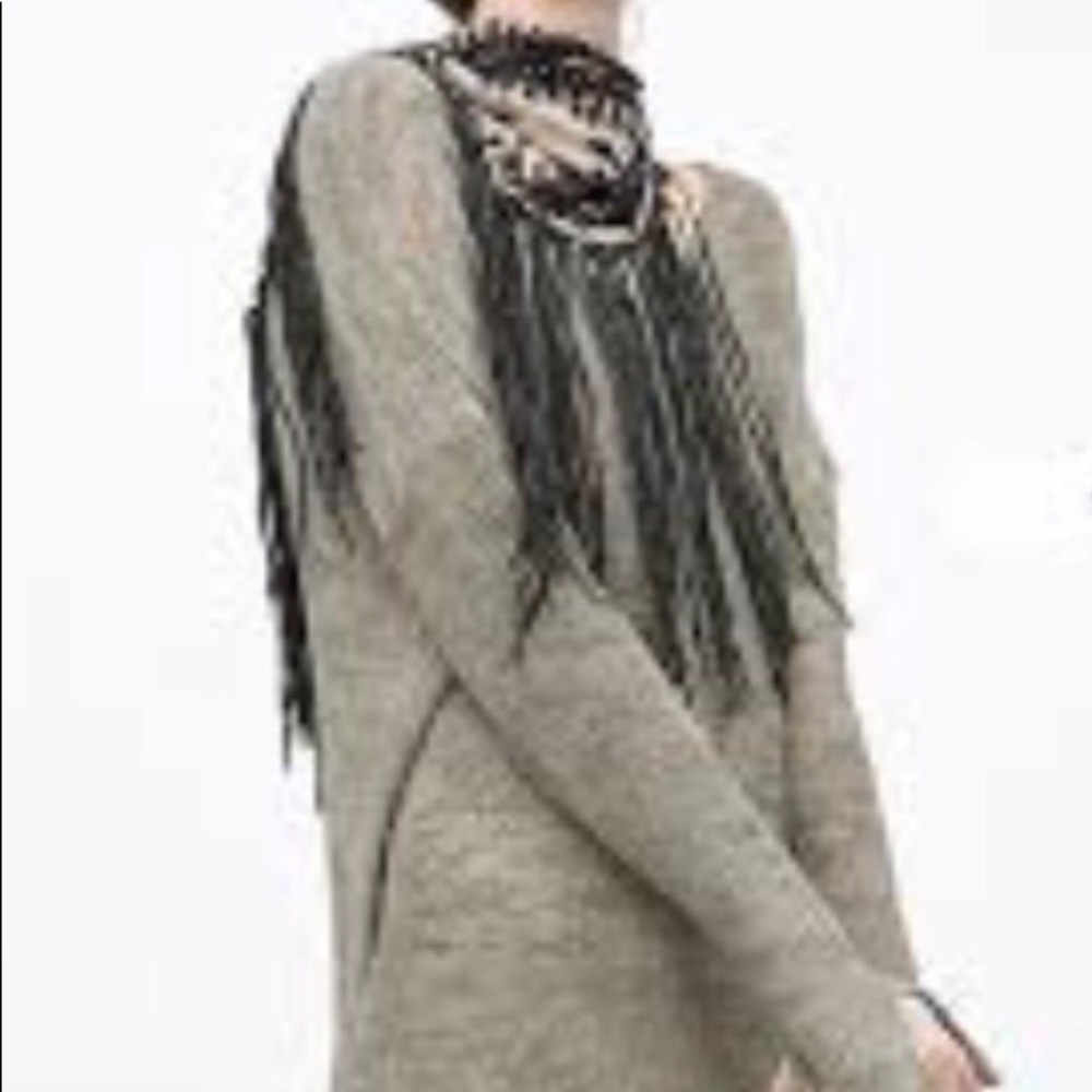 Zara ladies Knit Sweater Size M. Brown Color